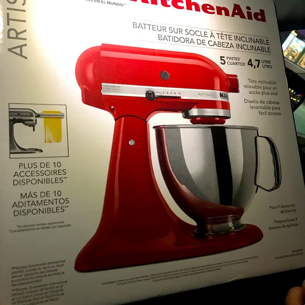 Kitchen aid BRAND NEW ARTISSIAN MIXER RED BRAND NEW IN BOX